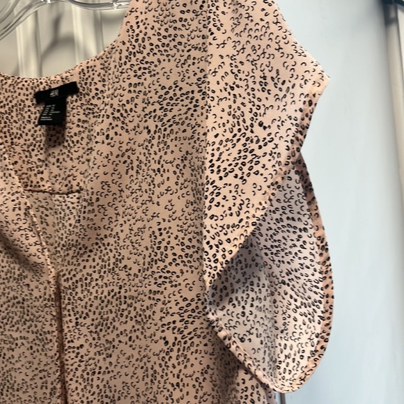 H&M Top! - Picture 3 of 3